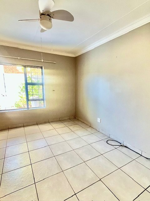 To Let 3 Bedroom Property for Rent in Reebok Western Cape